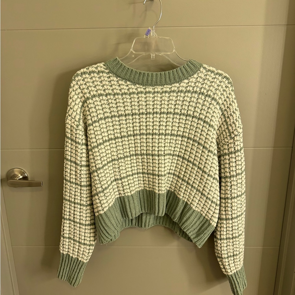 Chic Knit Sweater in Green and Cream